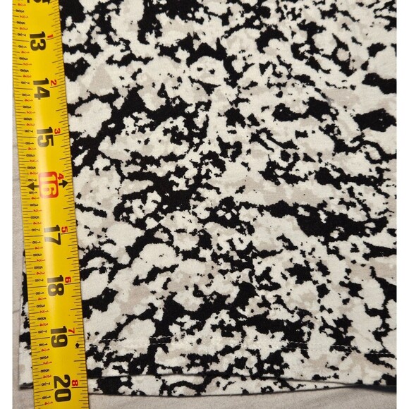 Rose and Olive Women's size 1X Metallic Bead Neckline Tunic Graphic Black/White - Picture 11 of 14